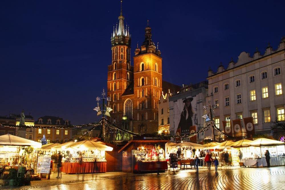 7 Reasons You Should Visit Krakow Christmas Market In 2022